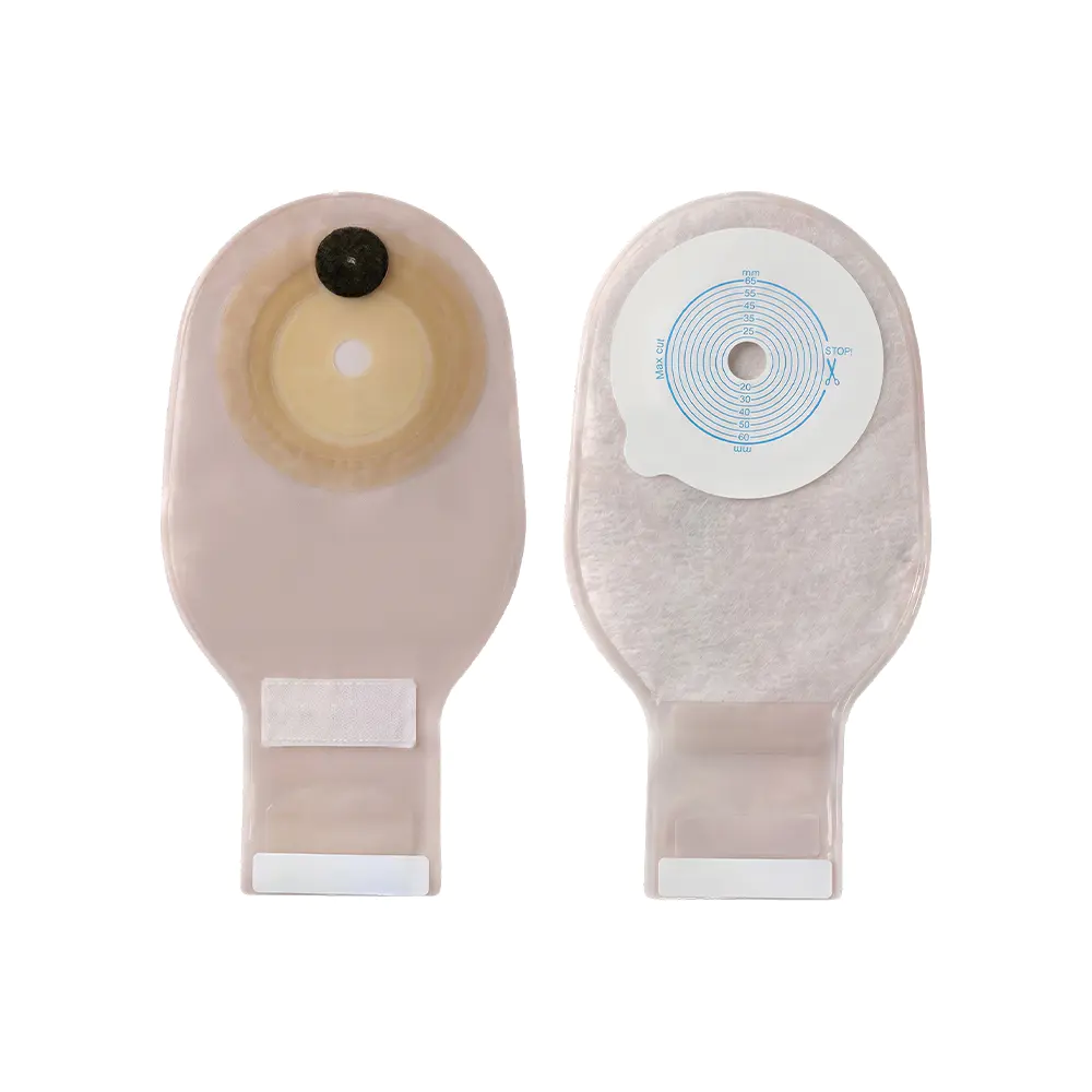 Sacca per stomia monopezzo monofacciale in tessuto non tessuto e membrana a rete con strato esterno con chiusura in velcro